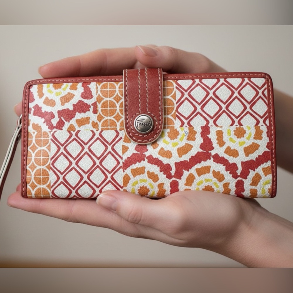 Vintage Fossil Red and Orange Geometric Wallet.. “what vintage are you” Y2K